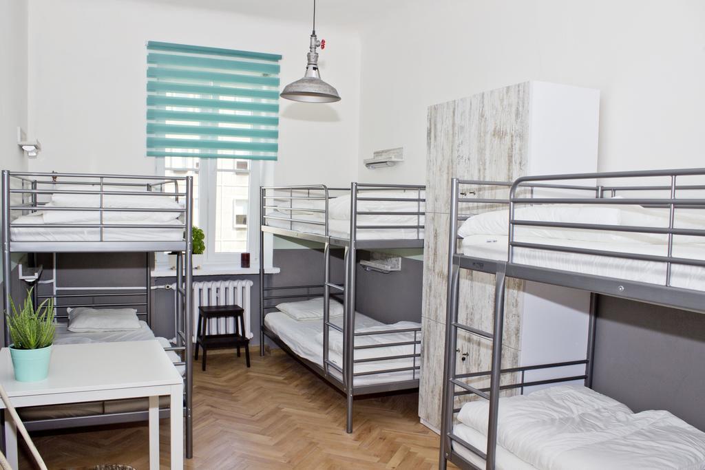 Chillout Hostel *